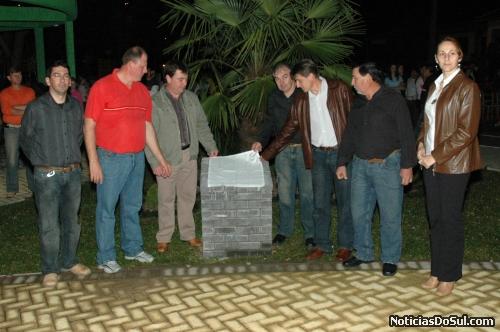 Praça foi inaugurada