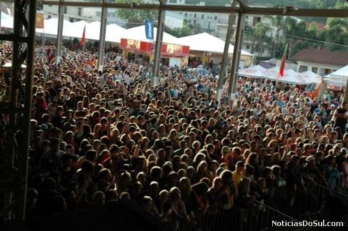 Público no show do Papas na Língua (Foto: PhotoArte)