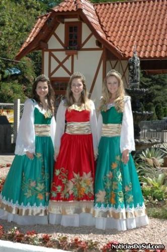 Soberanas Thaíne Follmann, Miquele Bohn e Michele Recktenwaldt (Foto: PhotoArte)