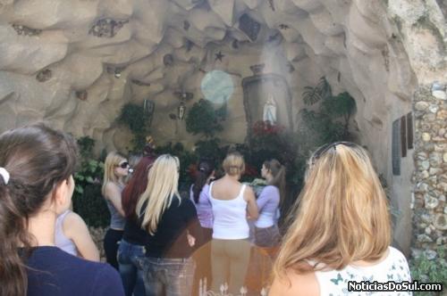 Candidatas en visita (Foto: Cassiane)