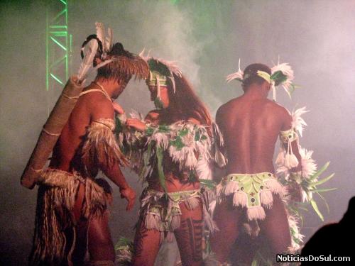 O índio e as tradições folclóricas (Foto: Romildo)