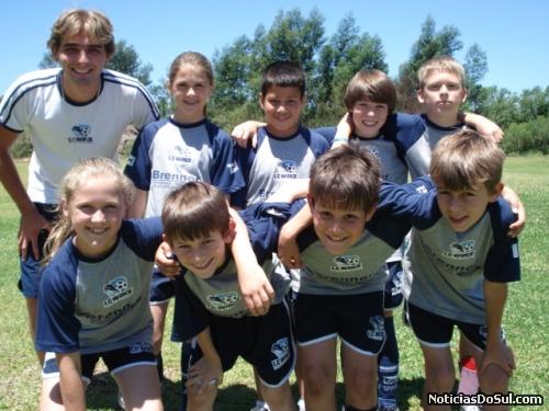 grupos de acrianças na escolinha (Foto: divulgação/pmsp)