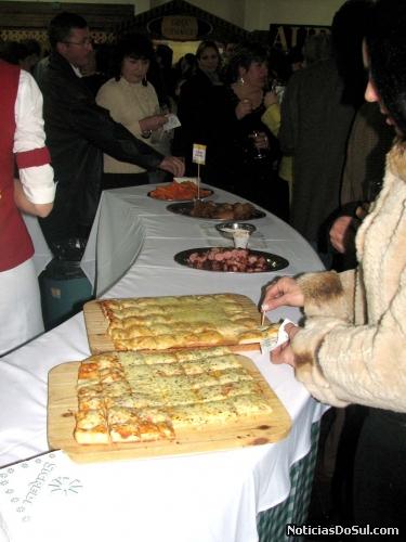 gastronomia diversificada está à disposição dos visitantes (Foto: romildo)