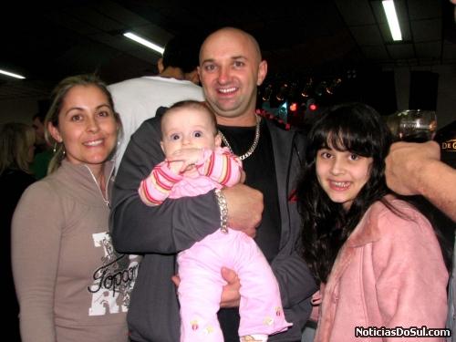 a Família de Florianópolis unida participa do Festiqueijo (Foto: romildo)