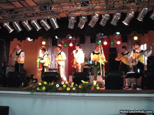 Os shows dos mais variados estilos agradaram ao público presente (Foto: romildo)