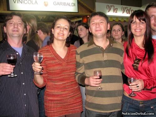 grupo de catarinenses de Pinhalzinho (Foto: romildo)