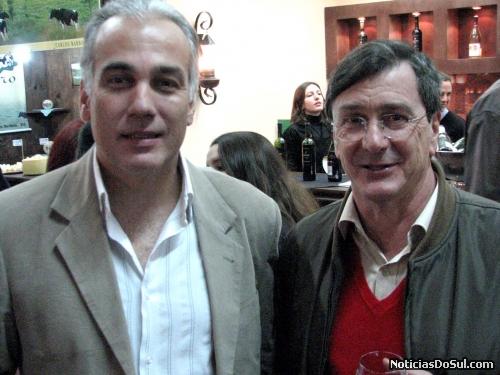 Dois Passofundense, um representando a TRamontina e outro a Coop. Santa Clara (Foto: romildo)