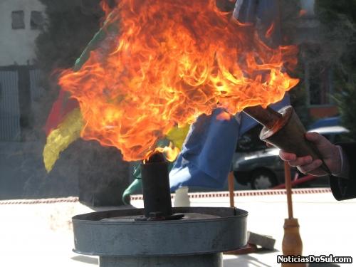 Acendimento da pira (Foto: romildo)