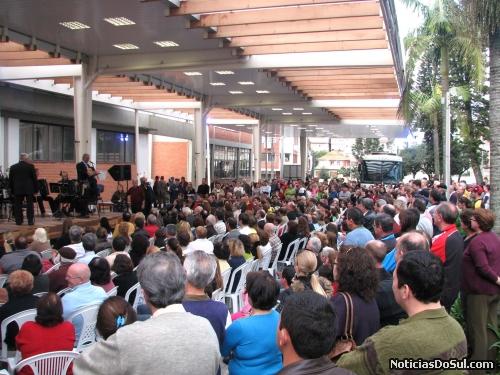 Um excelente público prestigiou a apresentação dos italianos (Foto: romildo)