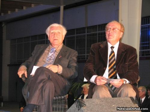 Frei Rovílio Costa e Aldo Francisco Migot (Foto: romildo)