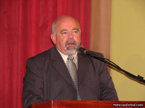 Fernando Xavier da Silva faz seu primeiro pronunciamento como prefeito recém empossado (Foto: romildo)