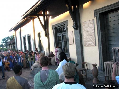 Jesus se irrita com a exploraçlão comercial no Templo e expulsa os vendilhões (Foto: romildo)