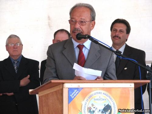 João Cláudio Machado falou representando a governadora do estado, sobre a importância da feira para o R GS (Foto: romildo)