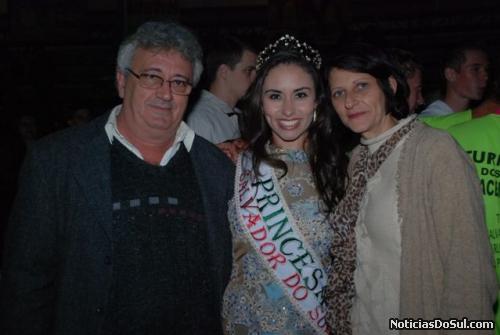 Janice Merib com seus pais (Foto: PhotoArte)