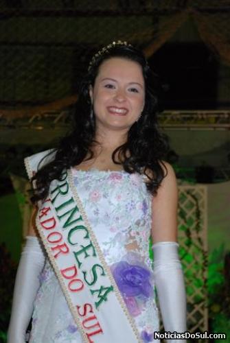 Diana Cláudia Muxfeldt é a nova princesa de Salvador do Sul (Foto: PhotoArte)