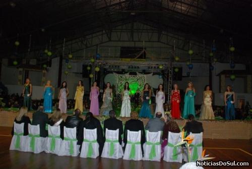 Os jurados decidiram por Mônica, Diana e Janice para serem as novas soberanas de Salvador do Sul (Foto: PhotoArte)