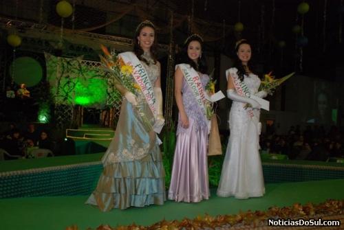 Soberanas do município de Salvador do Sul 2009/2010 (Foto: PhotoArte)