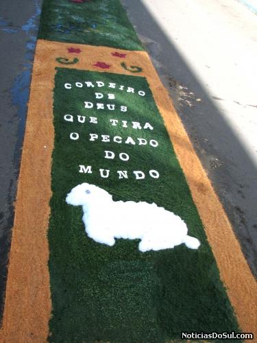 Cristo o Cordeiro imolado por todos nóa está presente para nos lembrar disto (Foto: romildo)