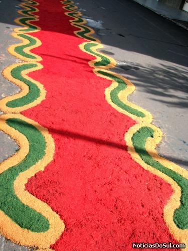 Os desenhos ou figuras são as mais diversas, cada uma tem sua maneira de homenagear a Cristo (Foto: romildo)