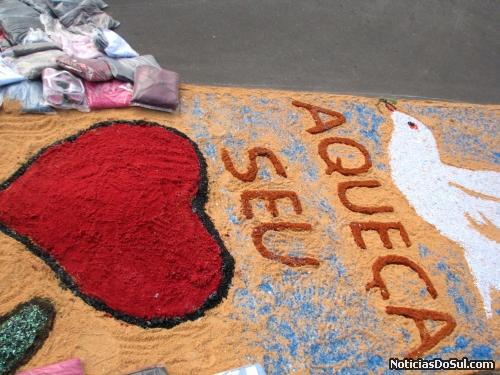 Aqueça o seu coração, com o amor e a doação, saiba repartir o pouco que tens com os que tem menos ainda, é uma das mensagens embutidas (Foto: romildo)