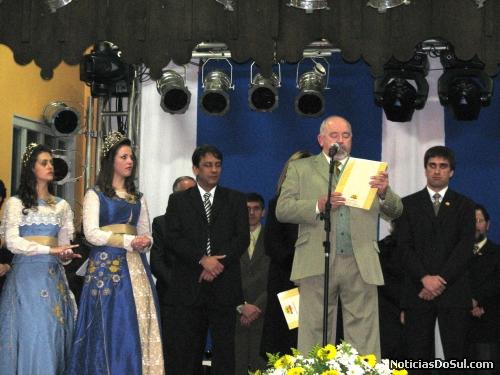 O prefeito Fernando Xavier da Silva, que o Festiqueijo é o festival da degustação de vinhos e queijos e instrumento de inserção nas atrações da serra gaúcha (Foto: romildo)