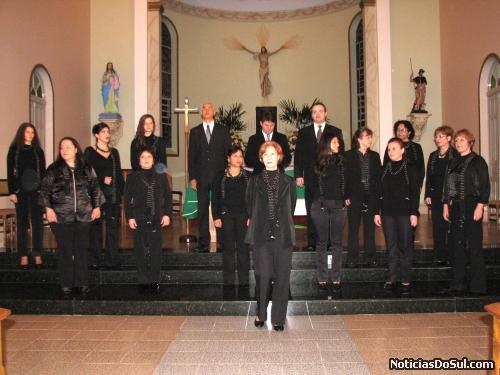 O coral de Câmara CantArte de Caxias do Sul, fez uma excelente apresentação Foto: romildo
