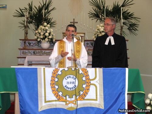 Padre Sérgbio e Pastor Alex, celebraram o Culto Ecumênico de Ação de Graças pelos 50 anos de emancipação de Carlos Barbosa (Foto: romildo)