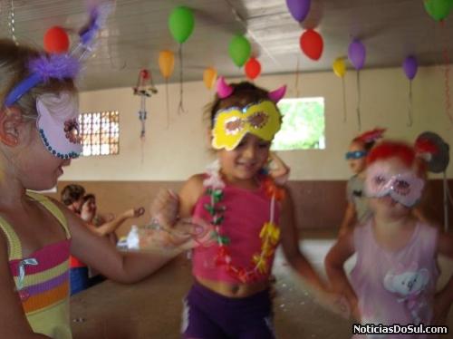Todos os alunos da MIMO se divertiram no Carnaval infantil (Foto: Assessoria de São Pedro)