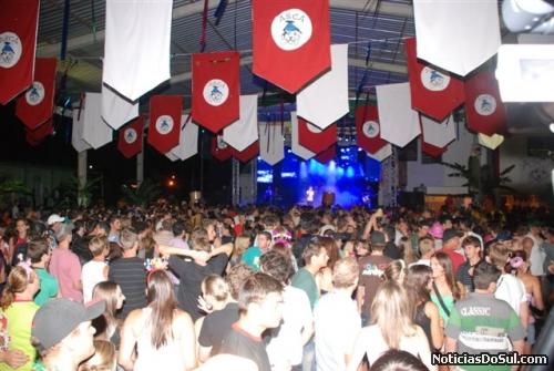 Banda Passarela e Porto do Som fizeram a folia dos salvadorenses (Foto: PhotoArte)