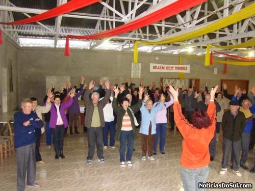 Em Linha Camilo o encontro reuniu o Grupo do Sagrado Coração e da comunidade de Linha Camillo, com muita alegria e descontração (Foto: Assistência)
