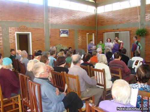 Na cidade de Barão reuniram os grupos da terceira idade o Grupo de Francesa Alta e o Grupo amizade de Barão (Foto: Assistência)