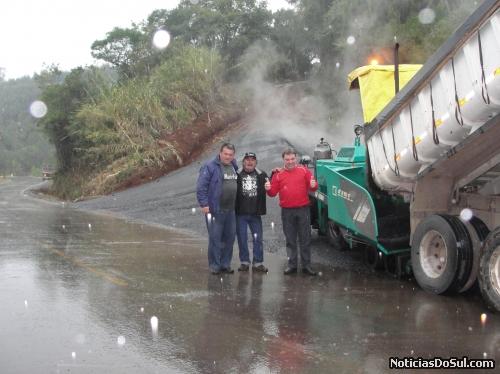 Mais 1.200 metros asfaltados em Vitória