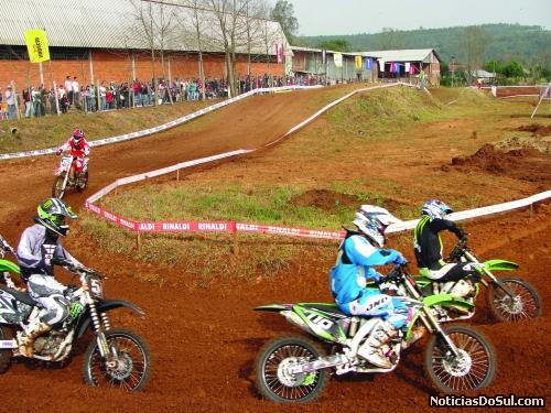 Muita velocidade no Gaúcho de Motocross em Marata (Foto: Divulgação)