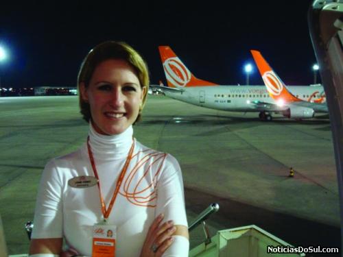 Liviane se emocionou com homenagem do piloto (Foto: Divulgação)