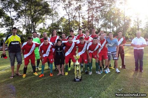 Equipe do União de Campestre Alto, vice campeã na categoria Titulares da 6ª Taça Emancipação de São Pedro da Serra (Foto: Divulgação)