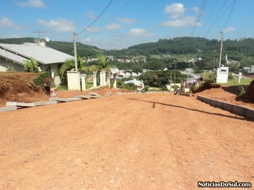 Começa a preparação da Rua São Salvador (Foto: Cathierine Hoffmann)