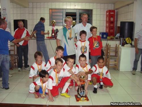 Campeão do Sub 11 do ano passado, OMA, de Salvador do Sul (Foto: Divulgação)