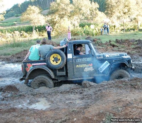 As mdificuldades não assustaram os participantes qwue viam em todas as dificuldades, mas um motivo para diversão (Foto: Romildo)